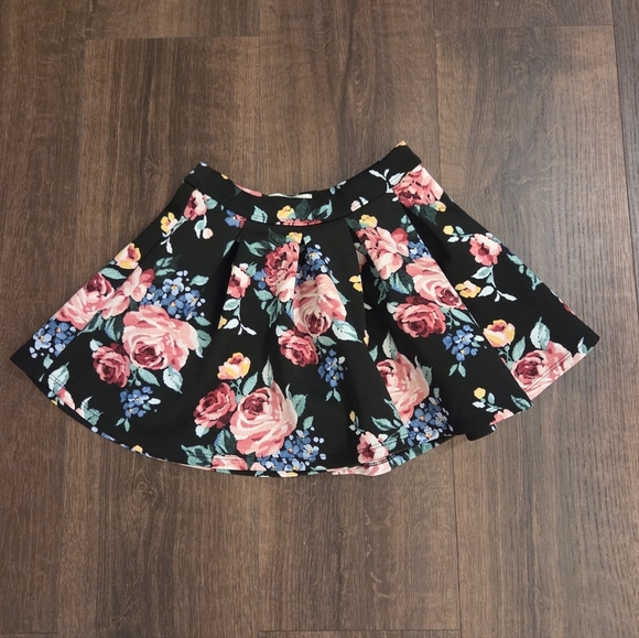 Ambercrombie And Fitch Kids Floral Black Skirt - Picture 1 of 3